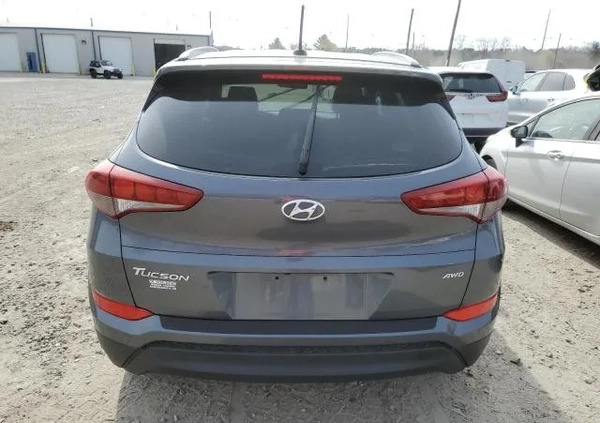 Hyundai Tucson cena 66000 przebieg: 71000, rok produkcji 2017 z Warszawa małe 121